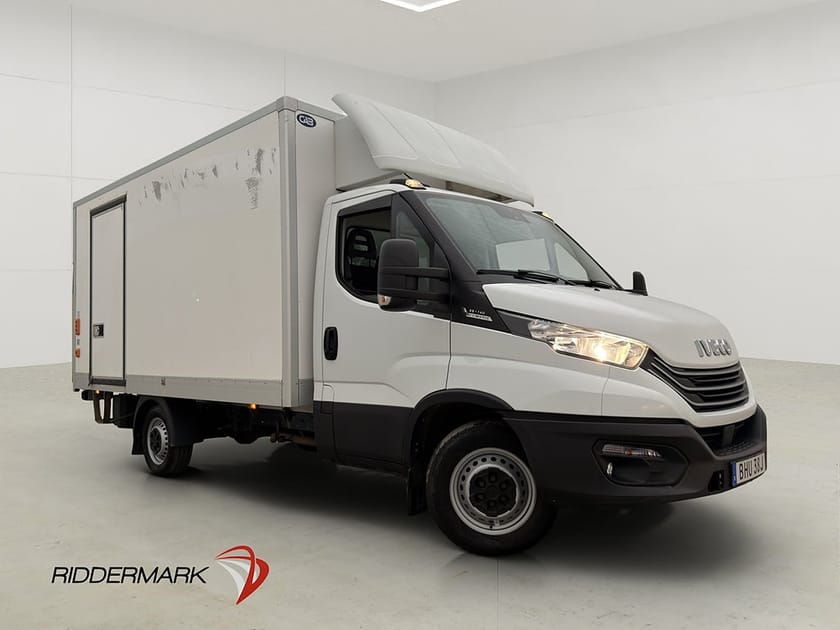 Bild 1 av Iveco Daily 35-140 Chassi Cab 2.3JTD Bakgavellyft Värmare Sidodörr Kamera Moms