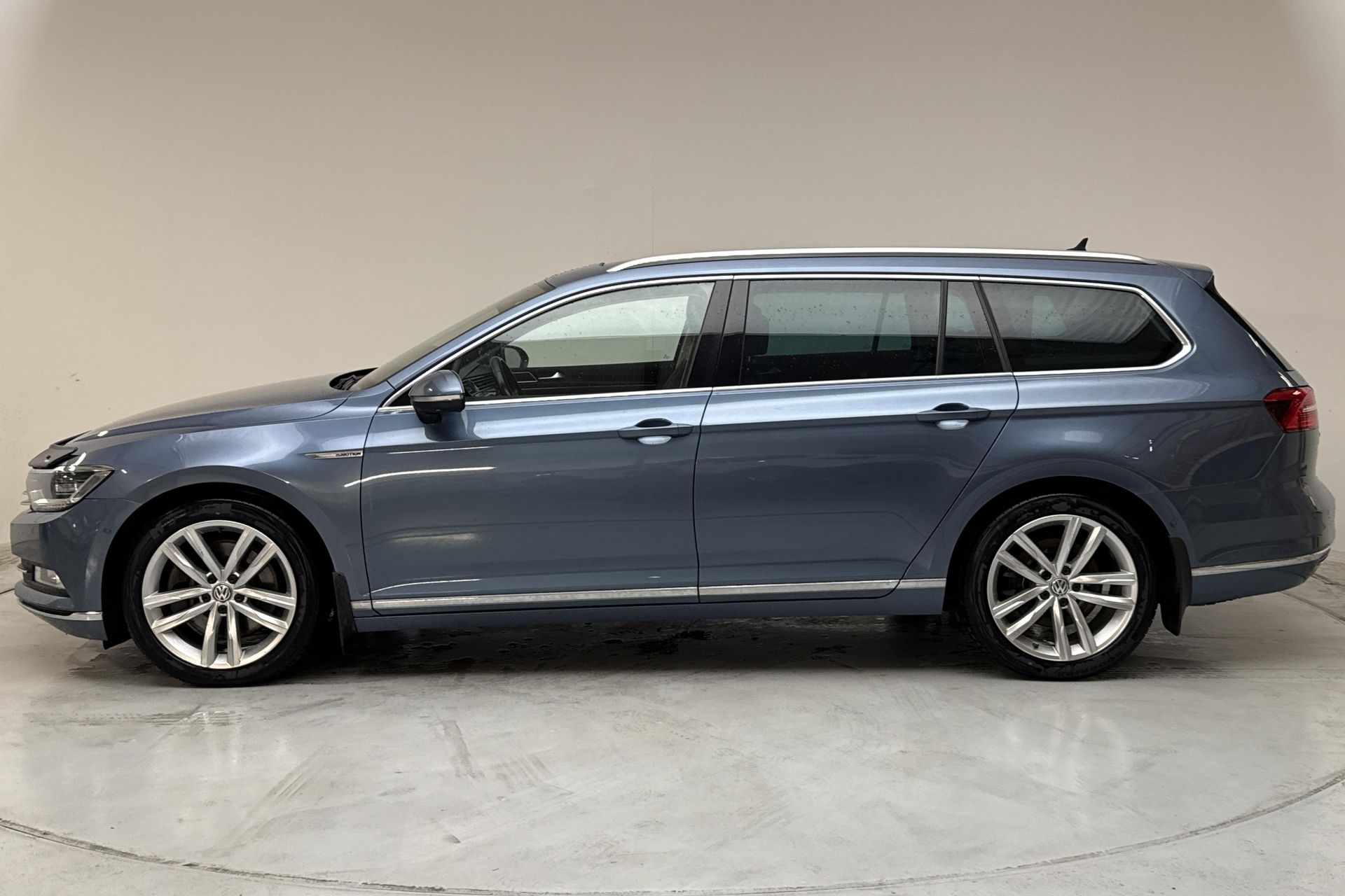 Volkswagen Passat 2016, bild 2/10
