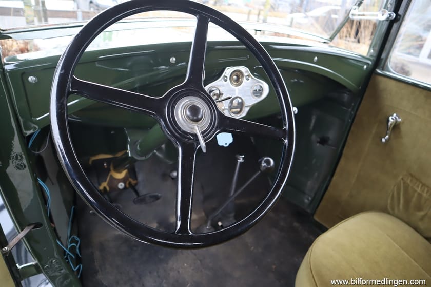 Bild 3 av Ford Model A Fordor 3-fönsters Sedan 3.3 Tudor Handgas Koffert