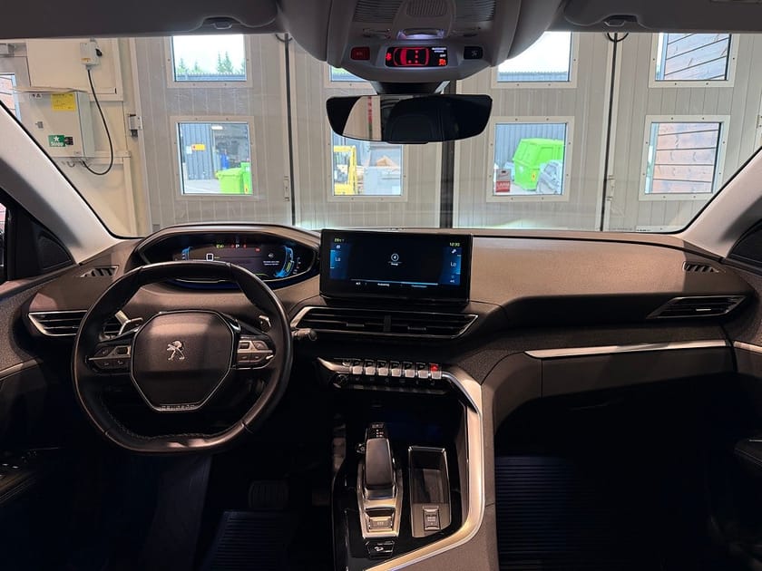Bild 5 av Peugeot 3008 HYBRID4 300 EAT Allure Gps B-kamera Värmare MOMS 301hk