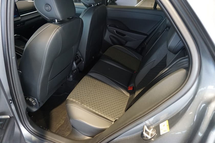 Bild 4 av Volkswagen T-Roc R-LINE  1.5 ETSI 150 HK DSG7