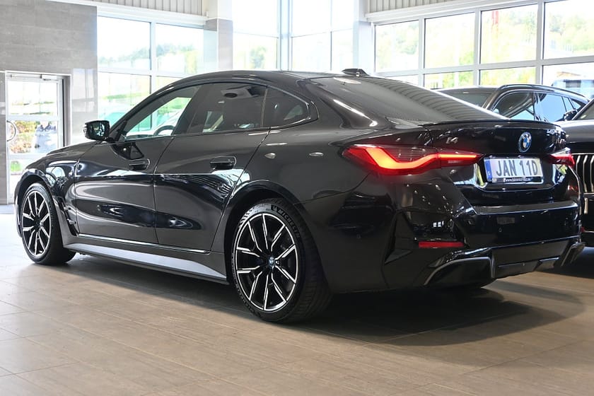 Bild 3 av BMW i4 M50 xDrive Gran Coupé Fully Charged M Sport Drag