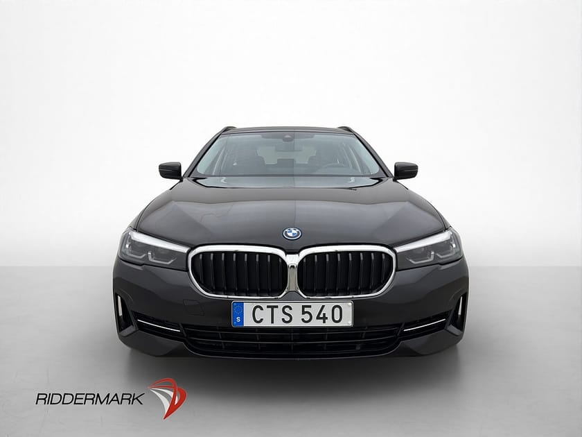Bild 2 av BMW 530e Touring 292hk Kamera Navi CarPlay Ambient Drag