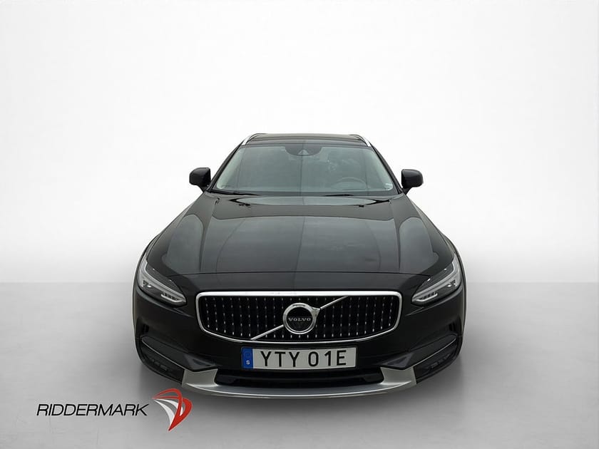 Bild 2 av Volvo V90 Cross Country D4 190hk AWD Skinn Värm 360 HUD Drag