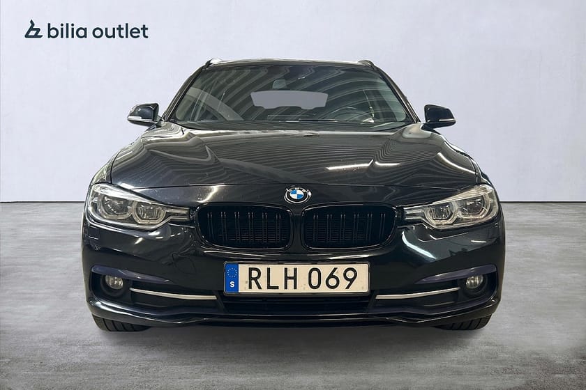 Bild 3 av BMW 320d xDrive Touring aut Sport line 190hk Drag Navi Rattvärm
