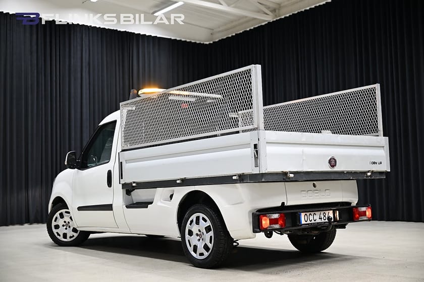Bild 4 av Fiat Doblò WORK UP 1.3 90HK Flak|Drag|3-Sits|Kamkedja|M/K-Värmare
