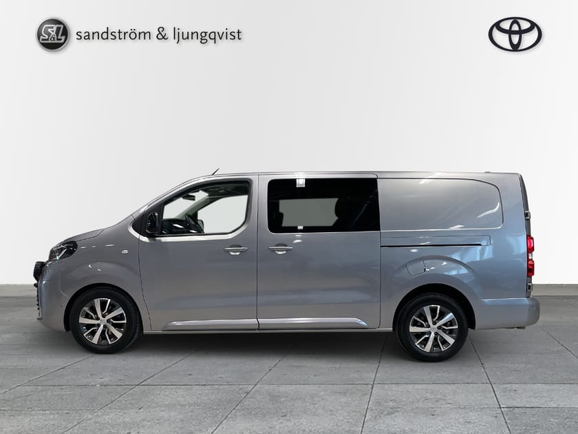 Bild 3 av Toyota Proace Crew Van L2 LONG DUBBELHYTT 2,0D 180 HK AUTO PREMIUM 2