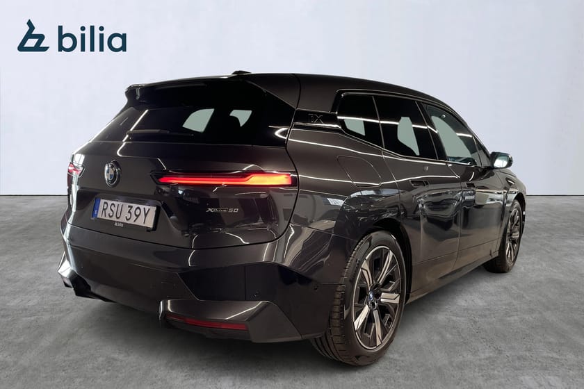 Bild 4 av BMW iX xDrive50 Sport Package/Drag/Shadow/360/V-Hjul/Moms