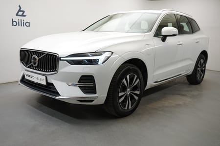 Volvo XC60 Recharge T6 Core Edition, Dragkrok, Taklucka, Navigation, Baklucka elmanövrerad
