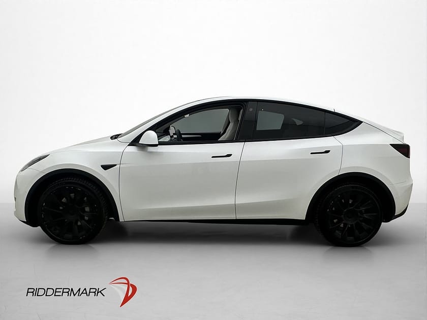 Bild 3 av Tesla Model Y Long Range AWD Pano AP Ljus interiör Sv.Såld