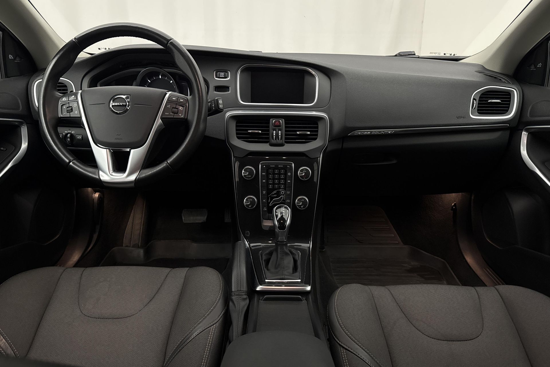 Volvo V40 Cross Country D3 2019, kuva 7/10