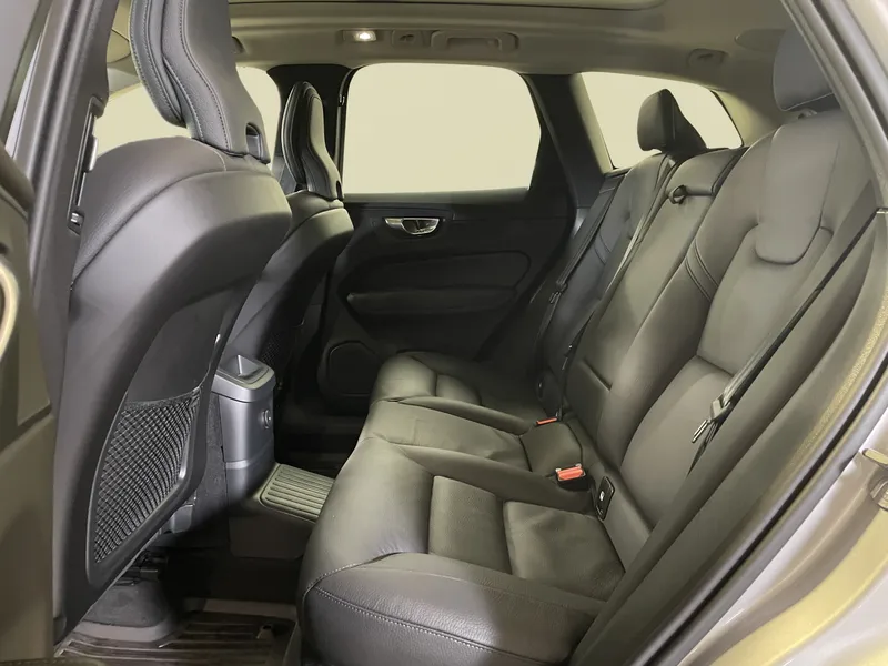 Bild 11 av 13 – Volvo XC60 T6 Plus Dark Nordic Edition Plus Nordic Edition