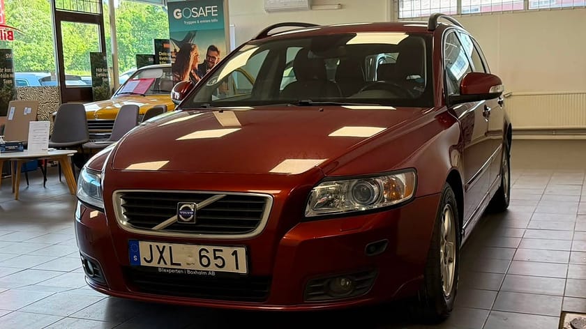 Bild 3 av Volvo V50 1.8 Flexifuel Momentum Euro 4|Dragkrok|3,45%Ränta