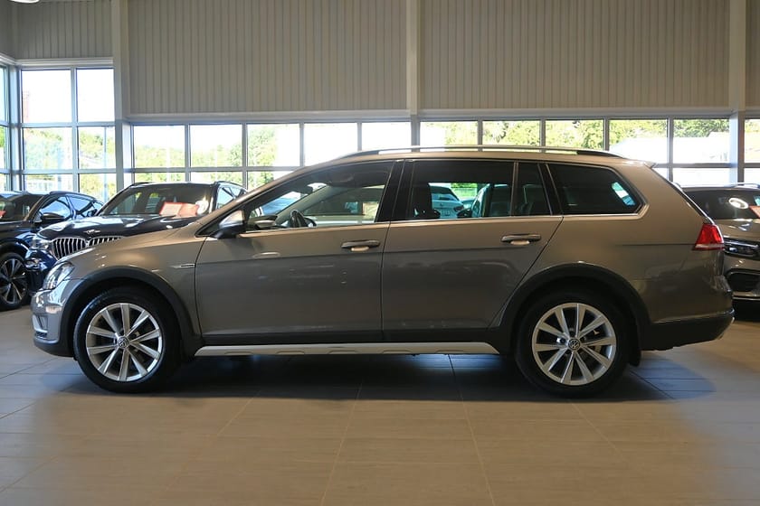 Bild 2 av Volkswagen Golf Alltrack 2.0 TDI 184hk 4Motion Drag Värmare Carplay