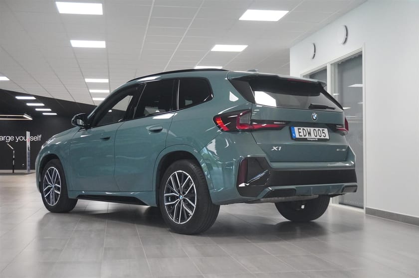 Bild 3 av BMW X1 sDrive18i M Sport Fartpilot Adaptiva LED Drag