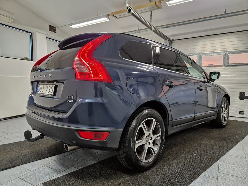 Bild 2 av Volvo XC60 D4 163 hk AWD Geartronic Momentum Panorama Drag Nyserv