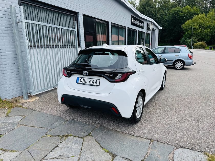Bild 3 av Toyota Yaris Hybrid 116HK ACTIVE / BACKKAMERA / VÄRMARE