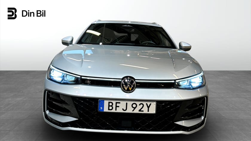 Bild 4 av Volkswagen Passat Variant eHybrid R-Line DSG Edition/Drag/Panorama