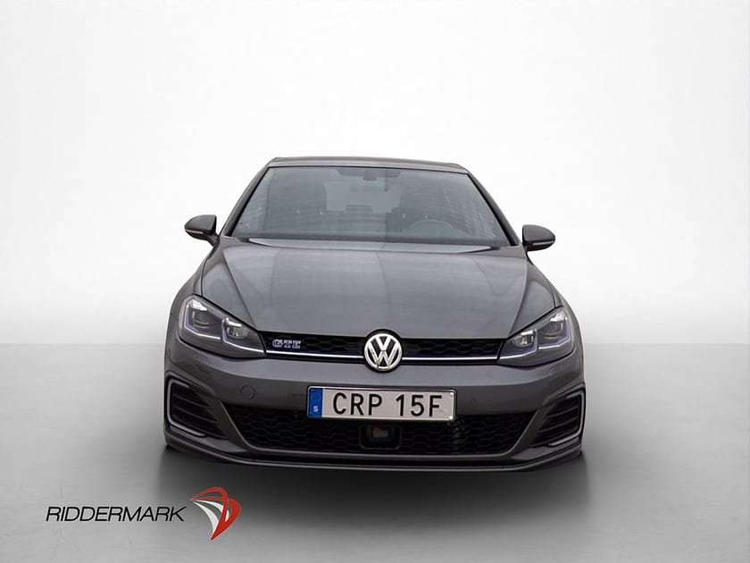 Bild 2 av Volkswagen Golf GTE 204hk Cockpit Värmare CarPlay Sensorer