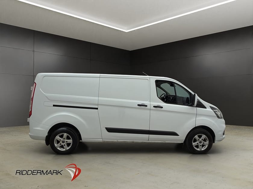 Bild 2 av Ford Transit Custom 300 transit-custom L2 Ny-Kamrem Värmare PDC Dragkrok Moms
