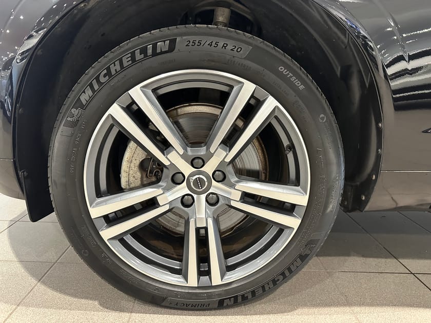 Bild 3 av Volvo XC60 Recharge T8 Ultimate Bright / 360 Kamera / HarmanKardon PremiumSound / Panoramatak /