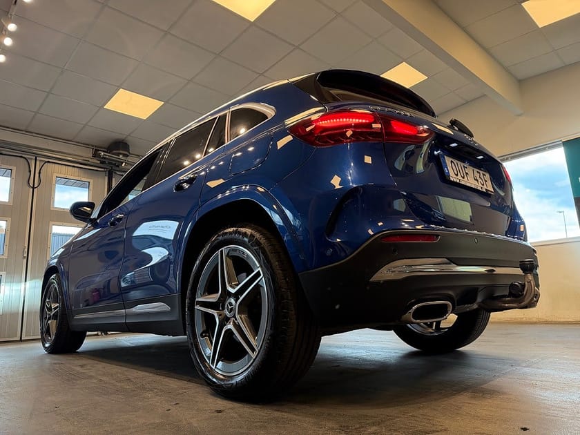 Bild 3 av Mercedes-Benz GLA 200 AMG Line Advanced Plus Pano Drag Värmare MOMS 163hk
