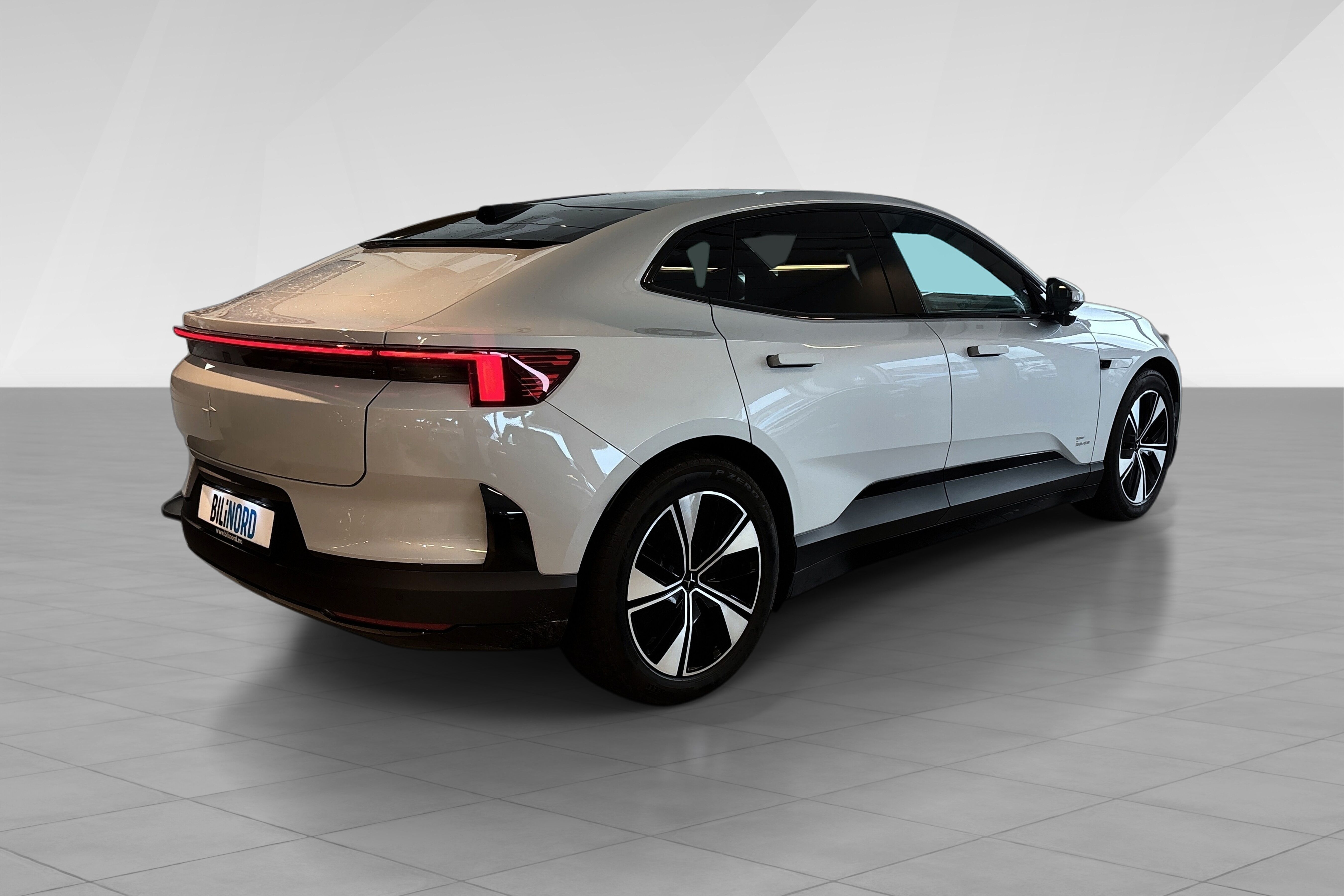 Polestar 4 Long Range Dual motor bilde 6