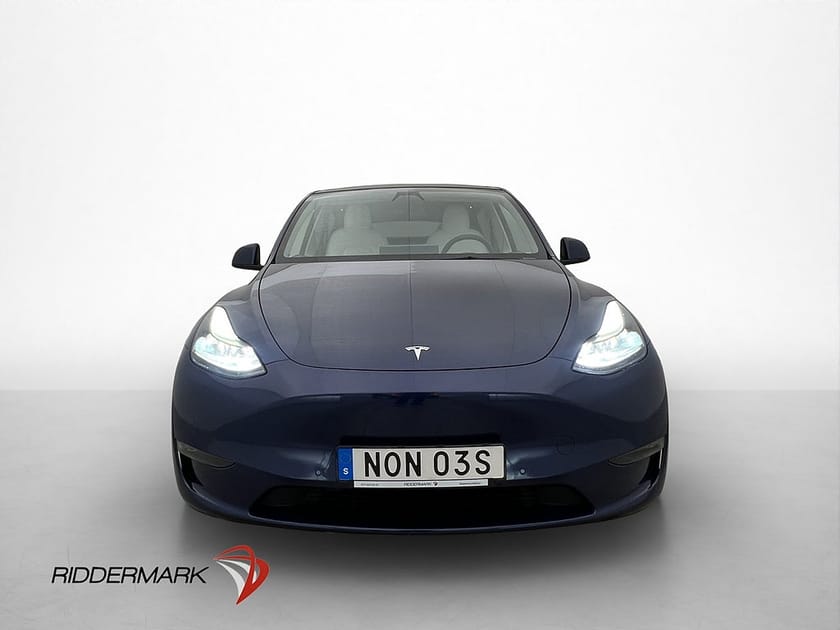Bild 3 av Tesla Model Y Long Range AWD AP Drag Ljus-Interiör MOMS