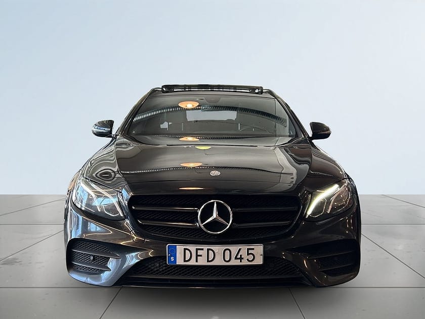 Bild 2 av Mercedes-Benz E 220 T d 9G AMG Line Drag Dvärm Kamera Panorama Navi S&V