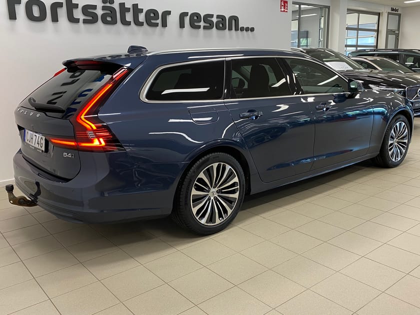 Bild 3 av Volvo V90 B4 AWD Diesel Momentum Advanced Edt