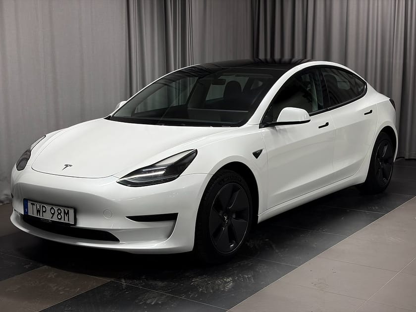 Bild 1 av Tesla Model 3 Standard Range RWD Autopilot MOMS