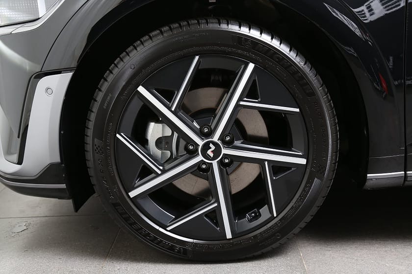 Bild 4 av Hyundai Ioniq 5 AWD Facelift 84 kWh N-Line Soltak Techpkt *Superkampanj