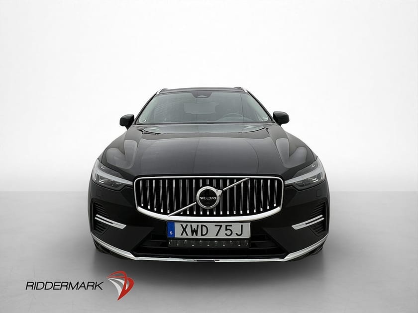 Bild 2 av Volvo XC60 Recharge T6 AWD Core Bright Pano Värm Drag MOMS