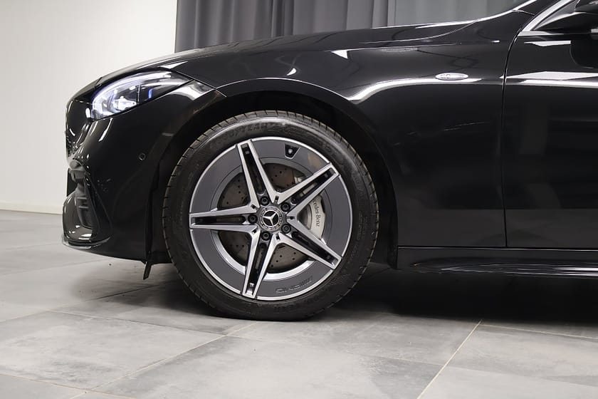 Bild 5 av Mercedes-Benz C 300 T de 4MATIC AMG Line Premium Burmester Vinter 360