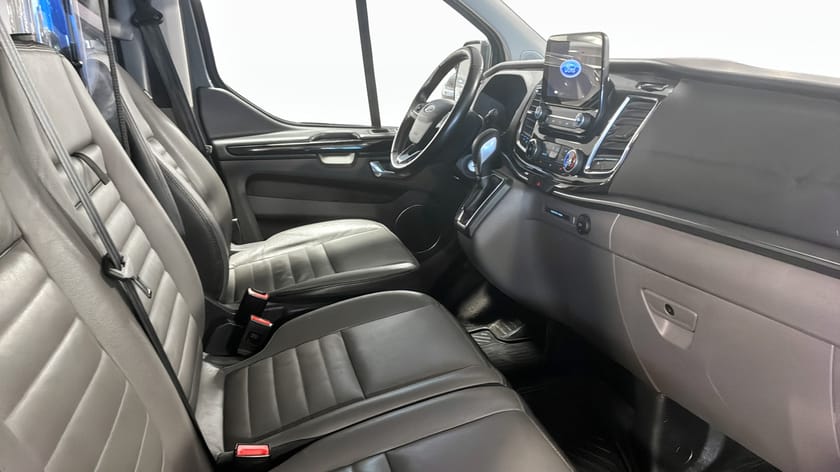 Bild 3 av Ford Tourneo Custom 320 Titanium L2 2.0L EcoBlue 170hk Automat 9-Sits