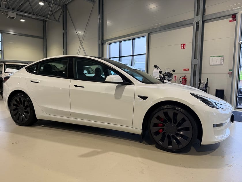 Bild 3 av Tesla Model 3 Performance