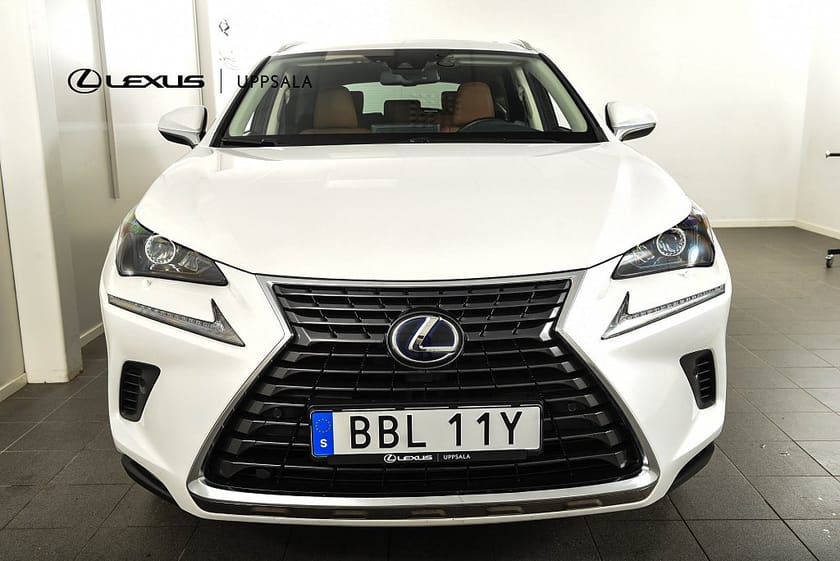 Bild 4 av Lexus NX 300h AWD 2.5 Executive Backkamera Navi M-värm Taklucka