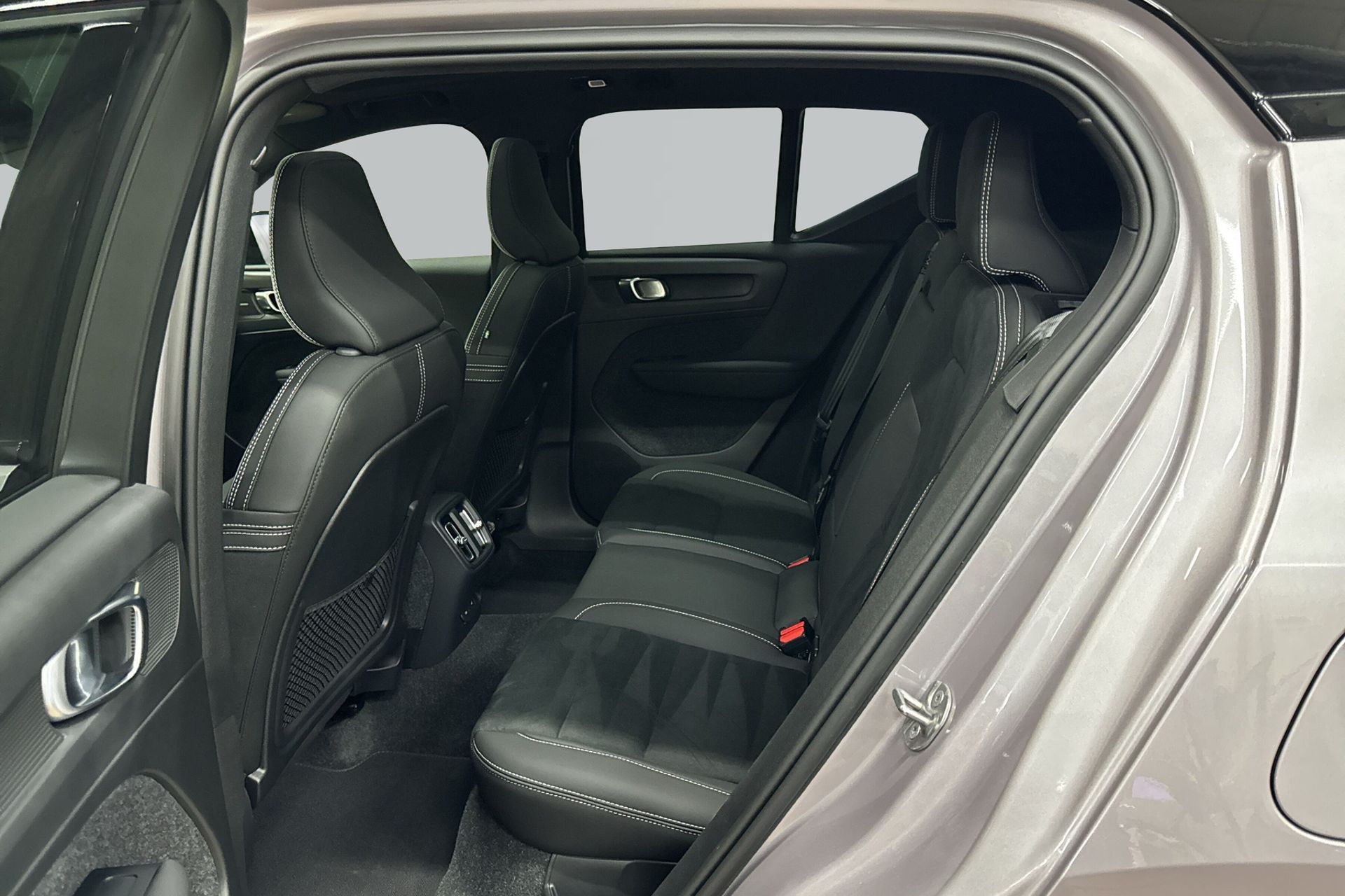 Volvo EX40 2026, bild 7/10