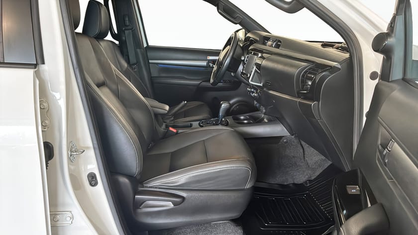Bild 3 av Toyota Hilux Dubbelhytt Invincible 2.8 4WD M-Värmare Drag JBL 3,95%