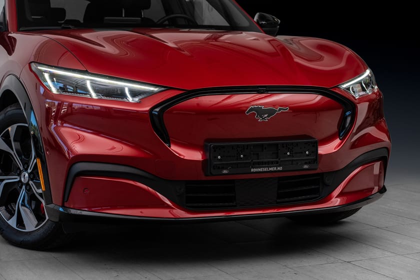 Bilde 2 av Ford Mustang Mach-E Standard Range AWD SR /360 kamera/ B & O