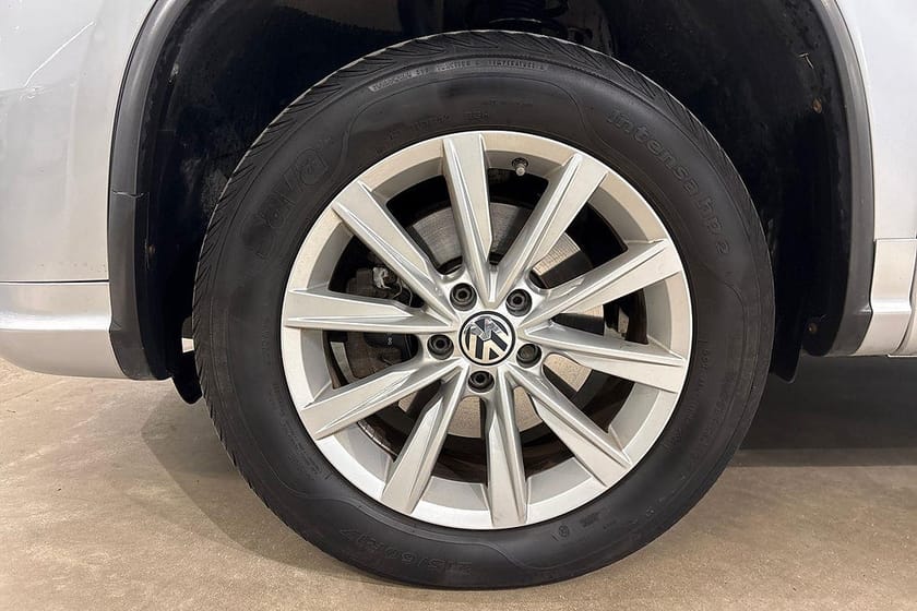 Bild 5 av Volkswagen Tiguan 1.4 TSI 4Motion / R-Line / Panorama / Värmare / Drag