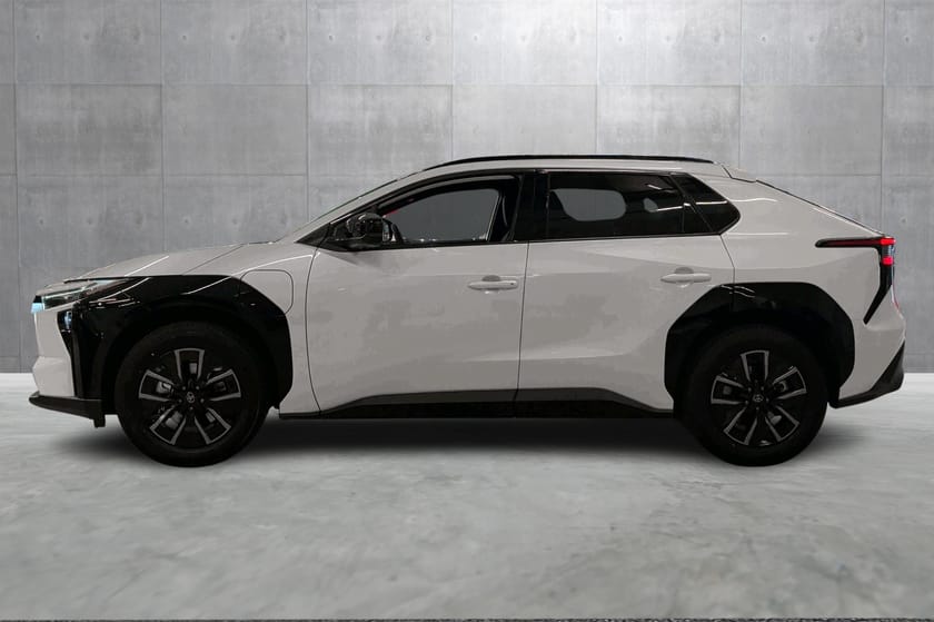Bilde 2 av Toyota bZ4X AWD Active Tech - LED - El.bakluke - 360 kamera