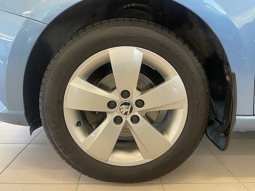 Bild 5 av Škoda Fabia Kombi Skoda 1.2 TSI 90HK Elegance / Klima / Bluetooth