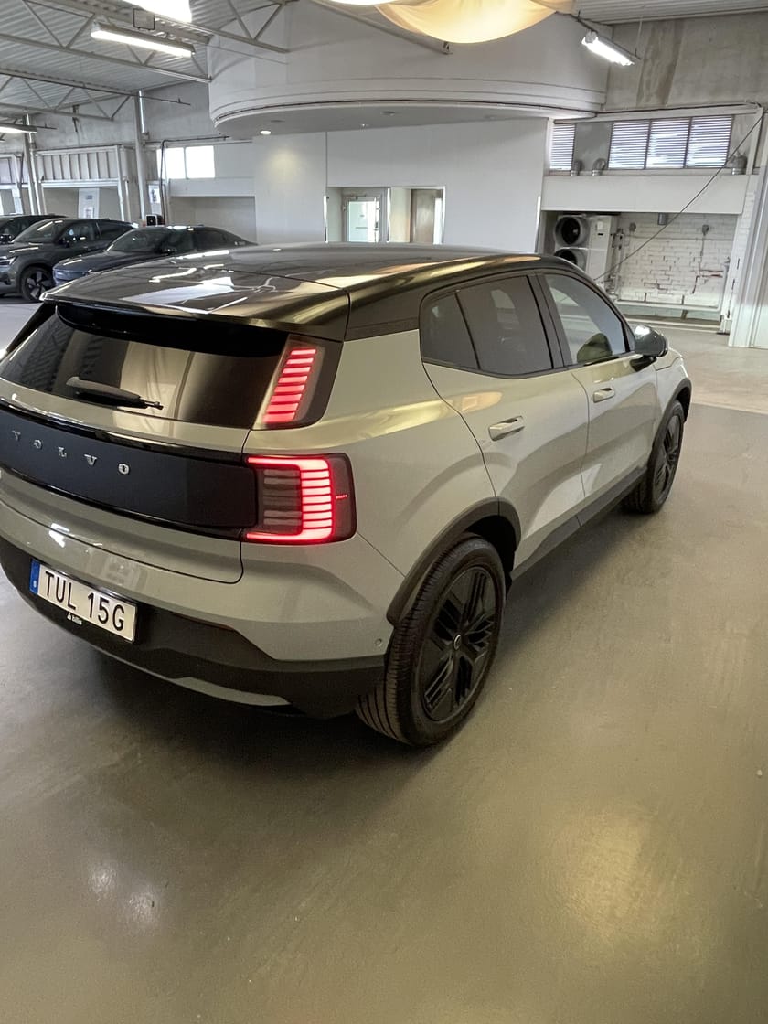 Bild 5 av Volvo EX30 Cross Country Twin Motor Performance M Perform Ultra/ Panoramatak/ 360 kamera/ BLIS/  10.000kr Tillbehör/