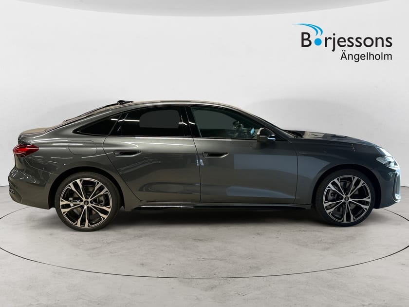 Bild 2 av Audi A5 Sedan e-hybrid quattro 220 KW S-line Evolution