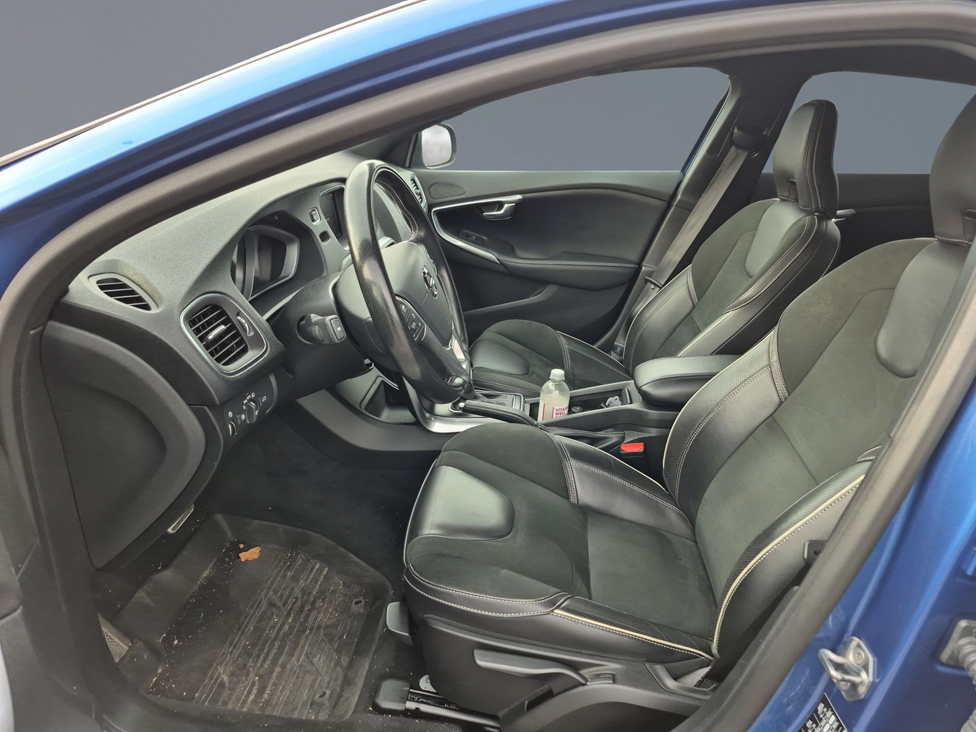 Volvo V40 T3 aut R-Design Edt 2019, bild 6/10