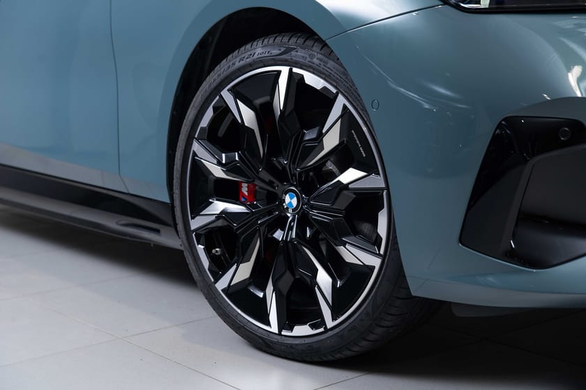 Bilde 3 av BMW i5 xDrive40 Touring 6,29% Rente - M Sport PRO-Skinn-Glasstak