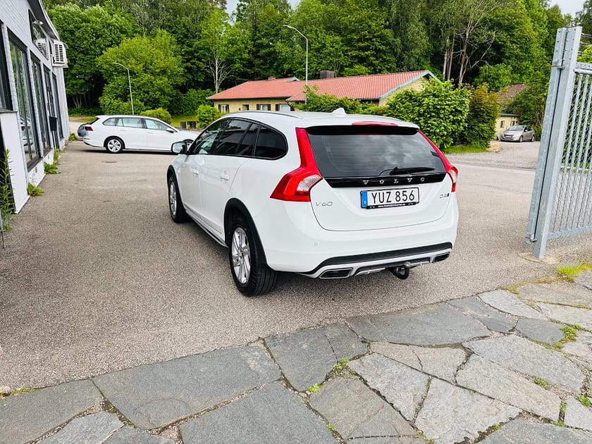 Bild 4 av Volvo V60 Cross Country D4 190HK AWD GEARTRONIC CLASSIC / DRAG / VÄRMARE