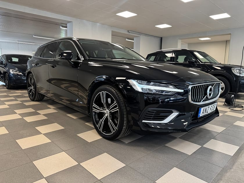 Bild 4 av Volvo V60 Recharge T6 AWD Helskinn Inscription CarPlay Drag VOC