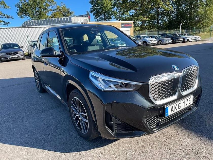 Bild 2 av BMW iX1 xDrive30